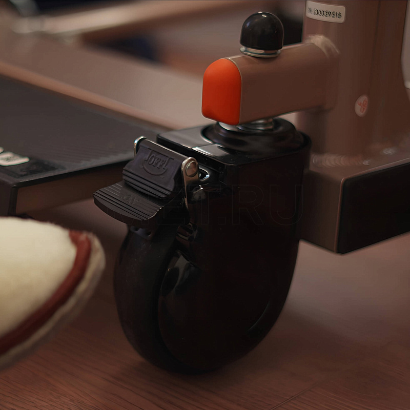 МЕТ LL-220 Электрическое кресло-подъемник с санитарным устройством от производителя